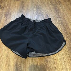 LULULEMON reversible black gray active athletic training shorts women's 6